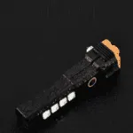 Lampe Torche Multifonction – Brise-Vitre + Coupe-Sangle + Power Bank + Mode SOS – Image 4