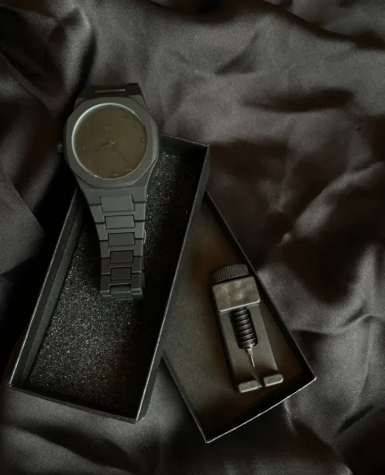 Arabic Aura Watch – Montre Élégante avec Ajusteur de Bracelet – Image 3